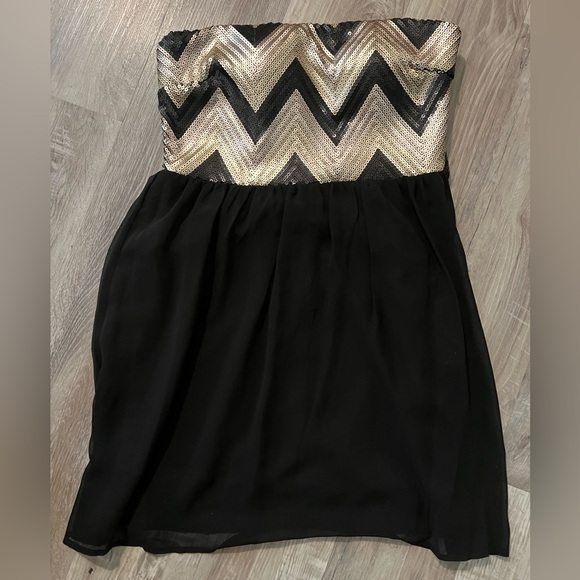 My Michelle Black Gold Sequence Strapless Dress Juniors Size 9 NWOT - Picture 1 of 8